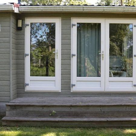 Een chalet met privé sauna en tuin Villa Tzummarum Esterno foto